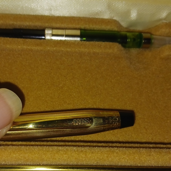 Cross 1/20 10K Gold Filled Fountain Pen, 14K Gold Nib with Box, Vtg. - Picture 3 of 7